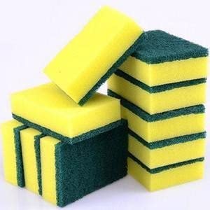 SPONGE WITH SCOURER